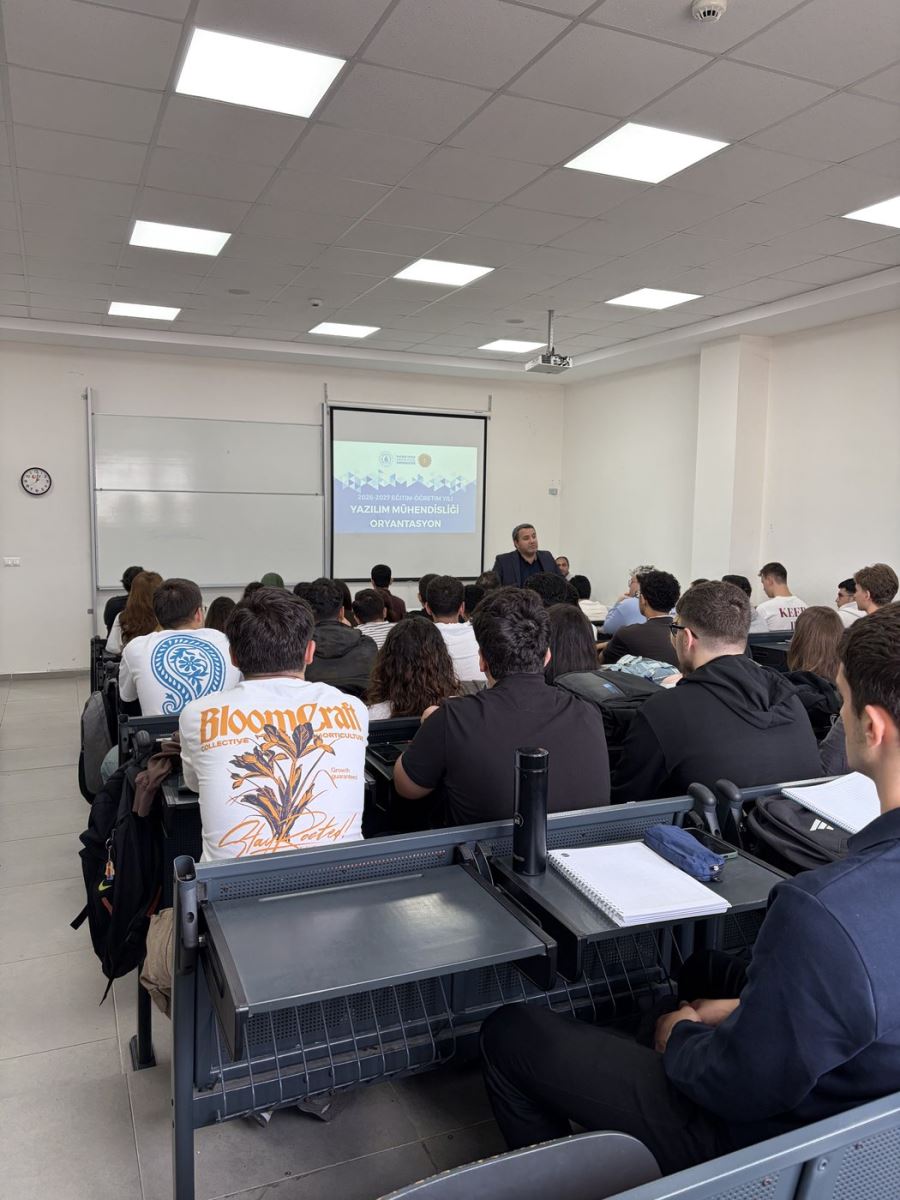 Oryantasyon programında bölüm başkanlığı sunumu